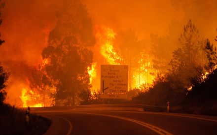 Marcelo solidário com bombeiros e populações afetadas pelos incêndios