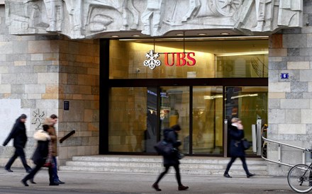 UBS estuda fusão com Credit Suisse