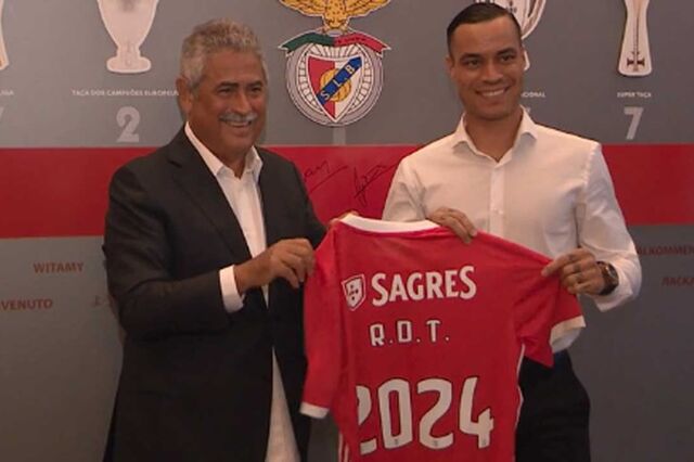 Benfica contrata Raúl de Tomás por 20 milhões de euros