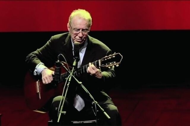 Morreu o cantor João Gilberto, pai da Bossa Nova