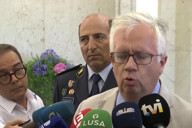 Ministro considera 'irresponsável e alarmista' notícia sobre golas antifumo 