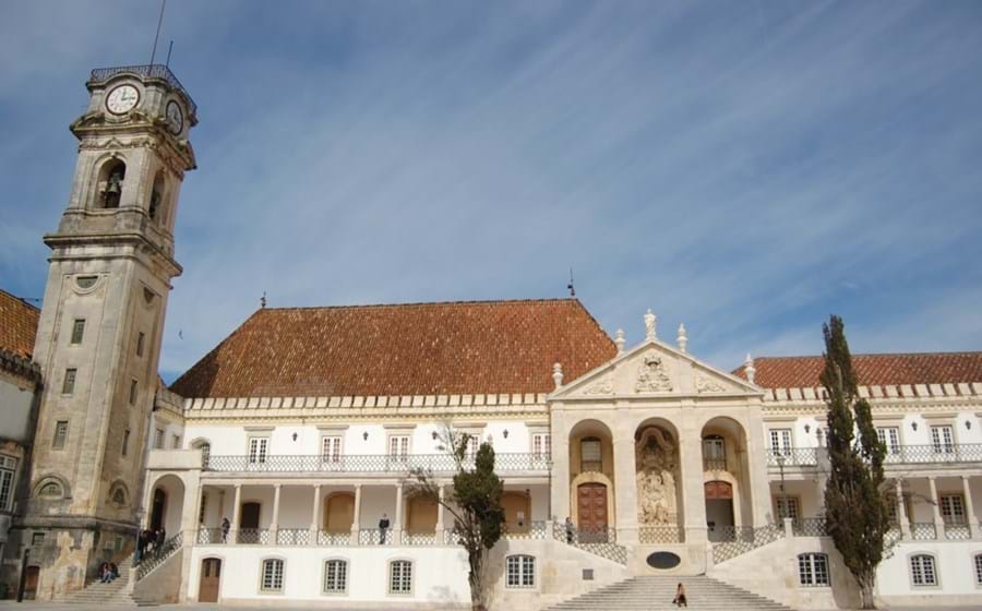 Em 2013, a Universidade de Coimbra foi considerada Património Mundial da UNESCO. Durante séculos, foi a única universidade portuguesa e afirmou, na cidade do rio Mondego, uma identidade cultural.
