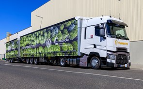 Autoeuropa passa a ter 'mega-camião' para transportar componentes