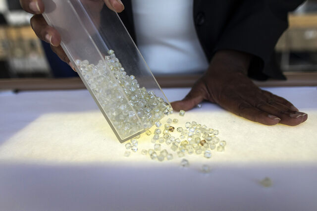 Angola arrecada 232,8 milhões de dólares com venda de diamantes
