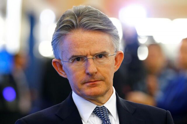 HSBC anuncia saída abruta do CEO, mais de 4.000 despedimentos e subida nos lucros