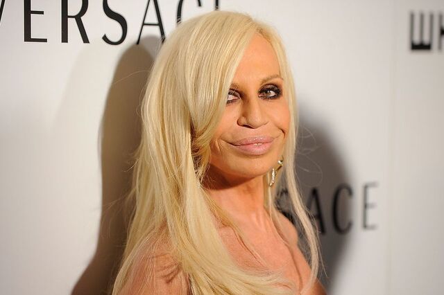 Donatella Versace compra casa icónica italiana por quase 5 milhões