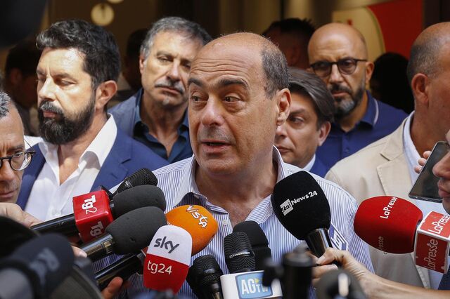 5 Estrelas e PD à beira de acordo de governo em Itália. Matarella dá mais um dia