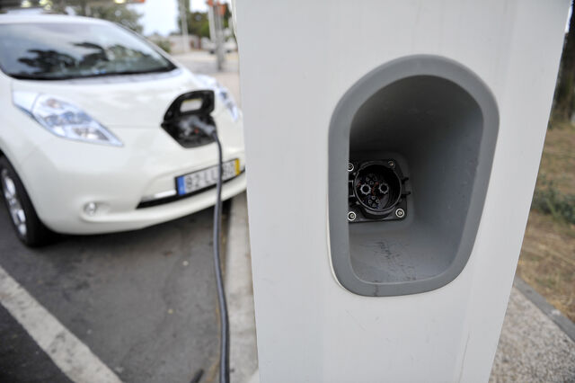 Carregamentos elétricos da BMW chegam a Portugal
