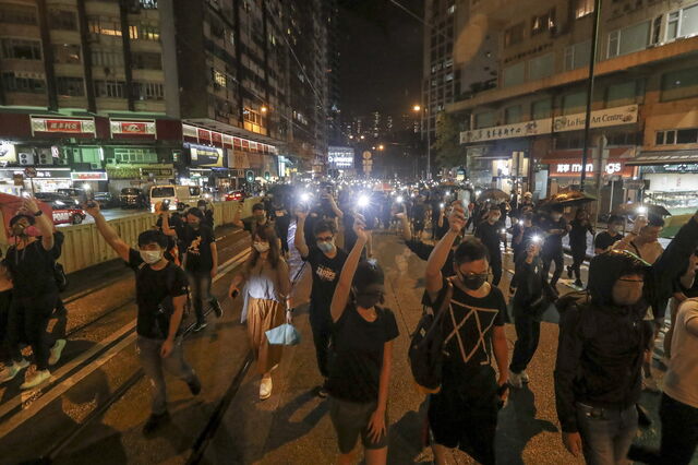 Hong Kong em recessão profunda com escalada de violência