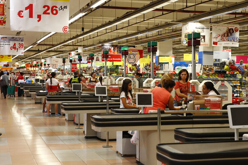 Emprego supermercados trabalho pessoas consumo