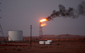Saudi Aramco descarta plano para aumentar capacidade de produção até 2027