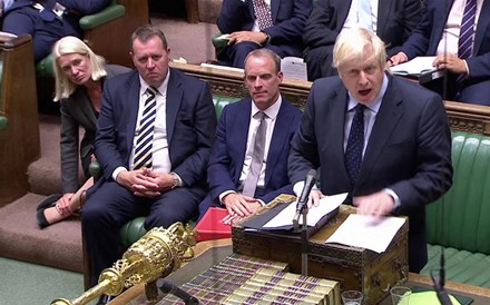 Boris diz que há progressos nas negociações com a UE. Oposição duvida