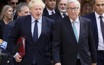 Brexit: Juncker recorda a Johnson que cabe ao Reino Unido apresentar propostas