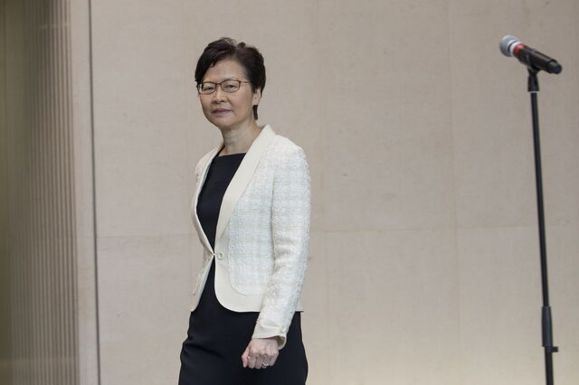 Líder de Hong Kong não se vai recandidatar a segundo mandato