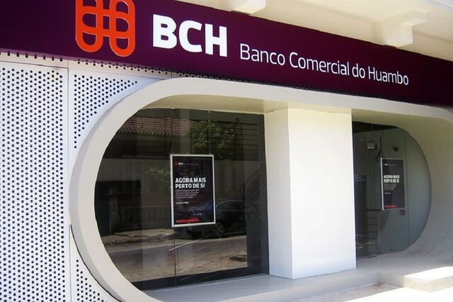 Banco angolano do Huambo escolhe o Porto para sair de casa