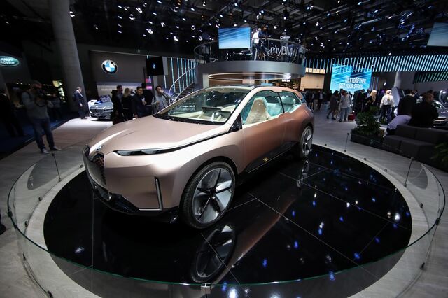 BMW anuncia número de carros elétricos vendidos através de uma sequência de 'tweets' 