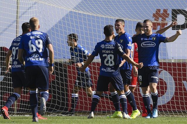 Governo diz que clubes de futebol podem recorrer ao lay-off