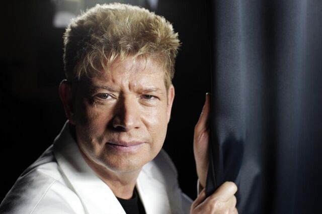 Morreu o cantor Roberto Leal