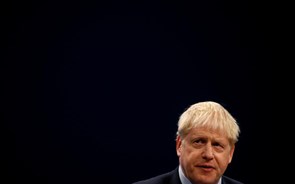 Parlamento britânico 'obriga' Boris a pedir novo adiamento do Brexit