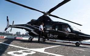 Uber lança-se nos céus e pede 200 dólares por oito minutos de helicóptero