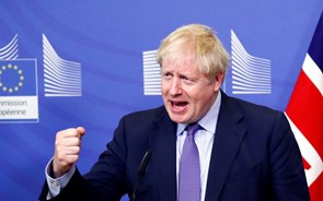 Sondagem aponta para maioria absoluta de Boris Johnson para concluir Brexit