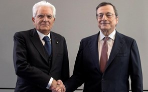 Depois de salvar o euro, Draghi tenta governar Itália