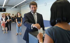 Líder do Chega apela à calma e garante que o partido é democrático