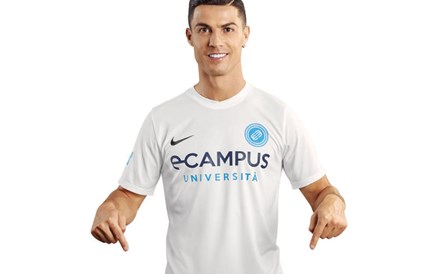 Cristiano Ronaldo oferece bolsas para curso de influenciador