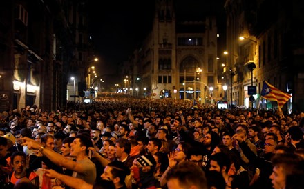 Protestos bloqueiam aeroporto de Barcelona e cancelam dezenas de voos