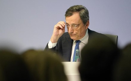 Draghi diz aos governos que a 'boa' dívida pode salvar as economias