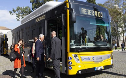 Transporte na Carris passa a ser gratuito. Entradas e saídas pela porta traseira