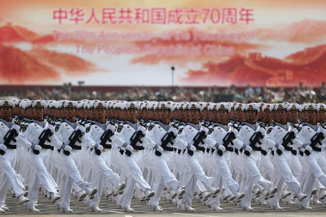 China mostra poderio militar no 70.º aniversário da República Popular