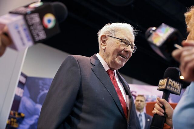 Warren Buffett volta a ultrapassar Mark Zuckerberg na lista dos mais ricos do mundo 