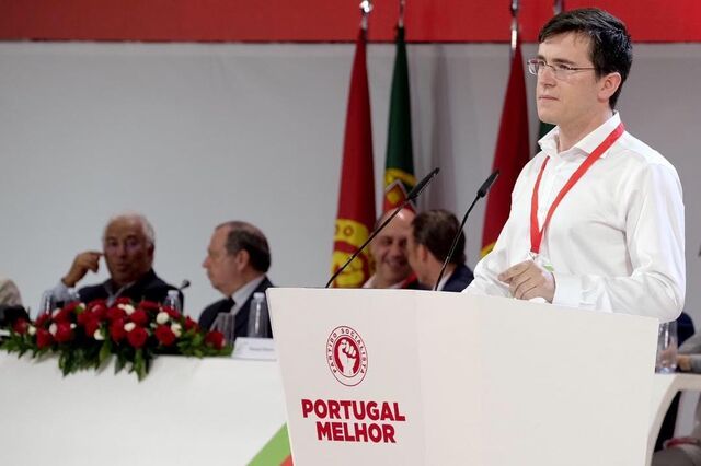 Há 10 deputados 'sub-30' no Parlamento. PS tem o mais novo e o mais velho