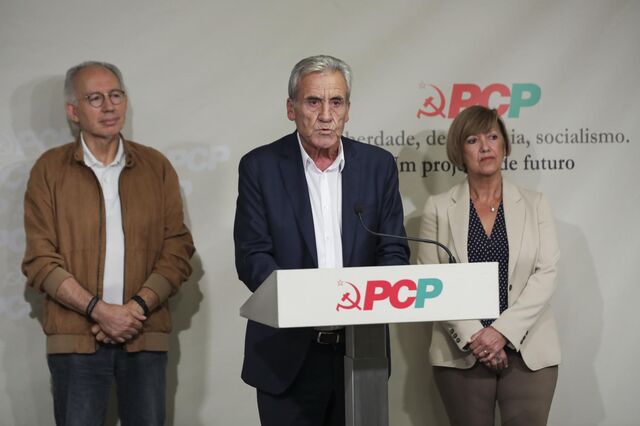 Delegados no Congresso do PCP vão sentar-se em cadeiras, sem mesas