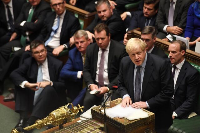 Votações agridoces para Boris Johnson deixam Brexit em suspenso