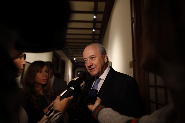Rio diz que excedente orçamental é atingido à custa de uma 'carga fiscal brutal' 