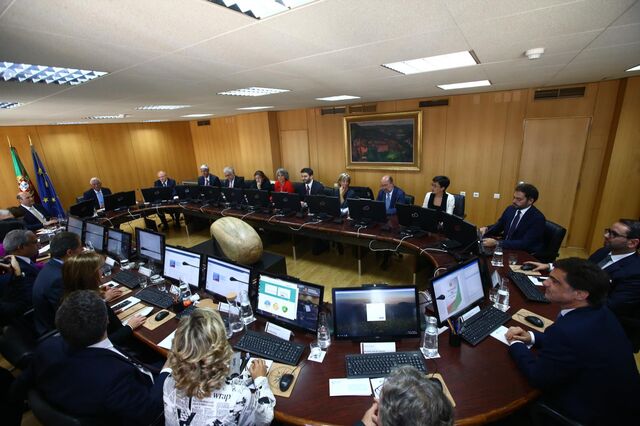 Governo aprova benefícios fiscais a nove empresas que devem criar 1.600 postos de trabalho
