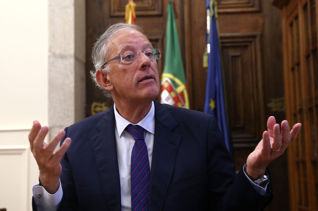Covid-19: Presidente da Câmara de Viseu internado após agravamento de sintomas