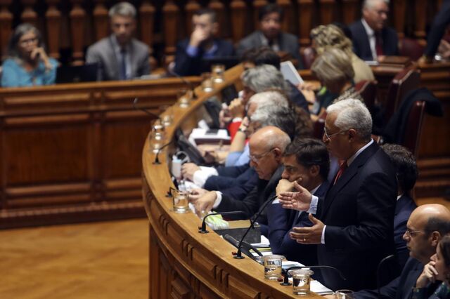 Costa não quer 'andar sozinho', esquerda acompanha mas exige compromissos