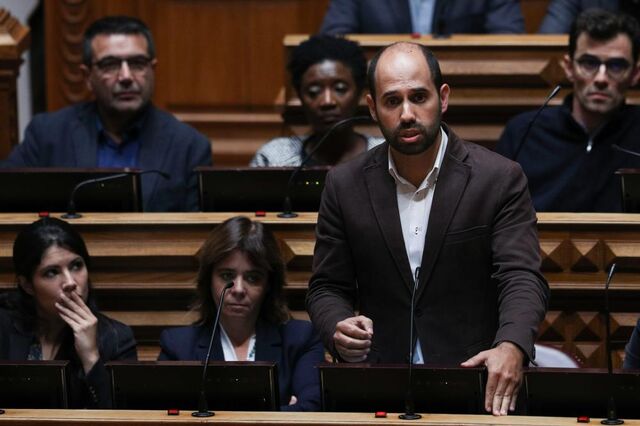 BE acusa Governo de não responder a 'enorme vaga de despedimentos'