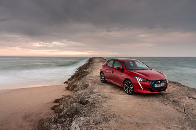 Peugeot 208 eleito Carro do Ano Europeu 2020
