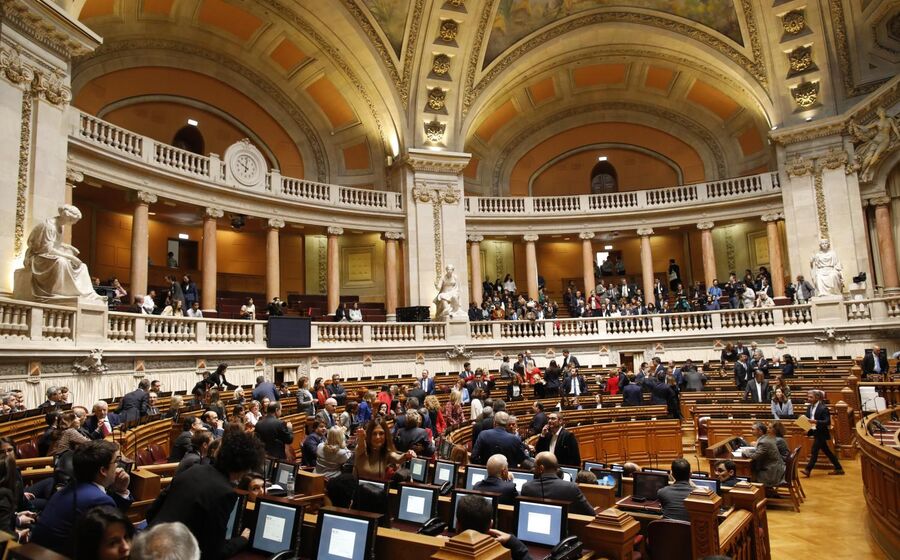 parlamento posse