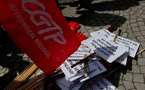 Milhares de pessoas manifestam-se em Lisboa para exigir aumento salarial de 150 euros