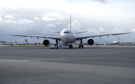 Governo impõe limite de dois terços à lotação dos aviões 