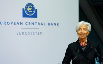 BCE vai rever a sua estratégia 'em breve'. Lagarde promete 'análise e mente aberta'