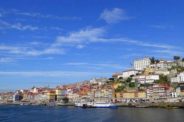 Covid-19: Câmara do Porto quer atribuir vales de 2 euros por cada 20 em compras