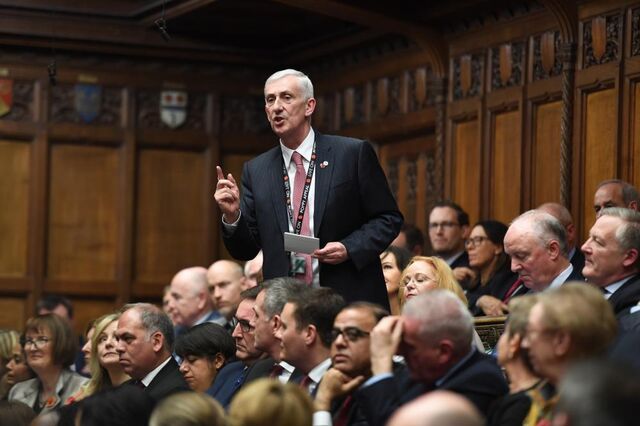 Lindsay Hoyle é o novo 'speaker' da Câmara dos Comuns e já ensinou papagaio a dizer 'order!'