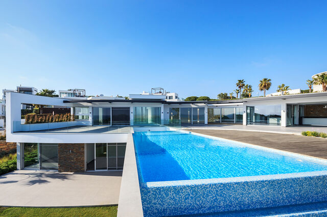 Coronavírus e Brexit: Ingleses fecham negócios de luxo com a Christie’s para irem viver para o Algarve 