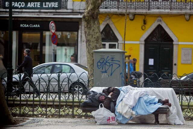 Aprovada proposta da nova estratégia para sem abrigo, mas PS chumba reforço de verbas